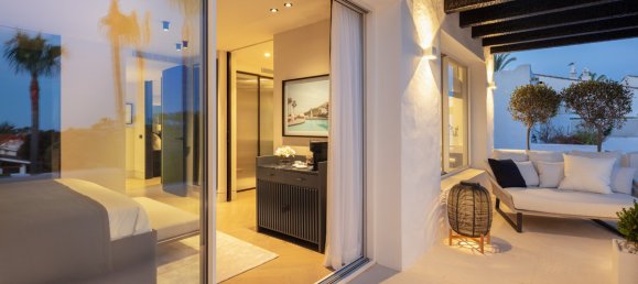 3 bedrooms Penthouse in Marbella, Spain No. 5410 2