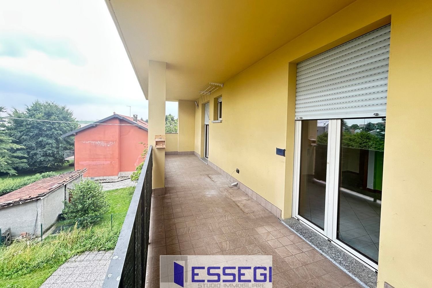 3-salle Appartement à Erba, Italy No. 130459