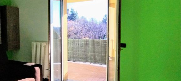 3-salle Appartement à Erba, Italy No. 130459 23