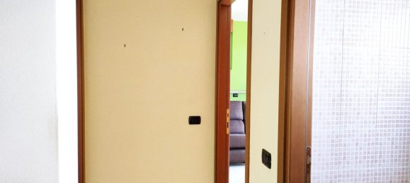 3-salle Appartement à Erba, Italy No. 130459 25