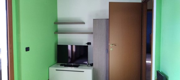 3-salle Appartement à Erba, Italy No. 130459 15