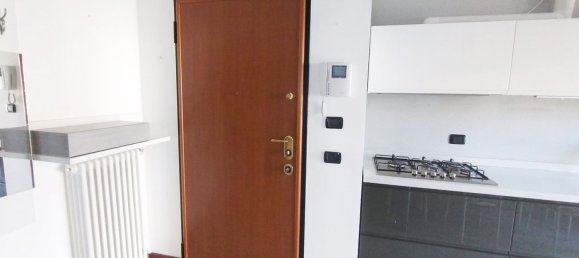 3-salle Appartement à Erba, Italy No. 130459 10