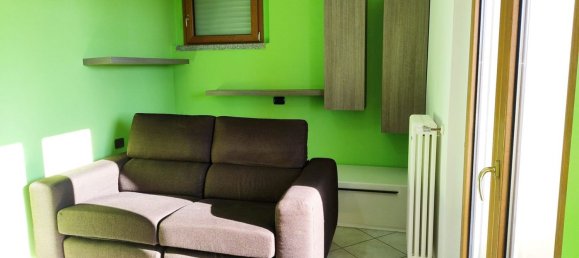 3-salle Appartement à Erba, Italy No. 130459 32