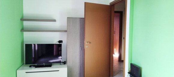 3-salle Appartement à Erba, Italy No. 130459 28