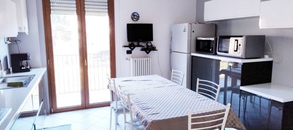 3-salle Appartement à Erba, Italy No. 130459 5