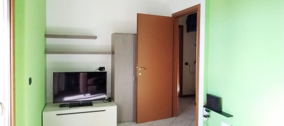 3-salle Appartement à Erba, Italy No. 130459 13