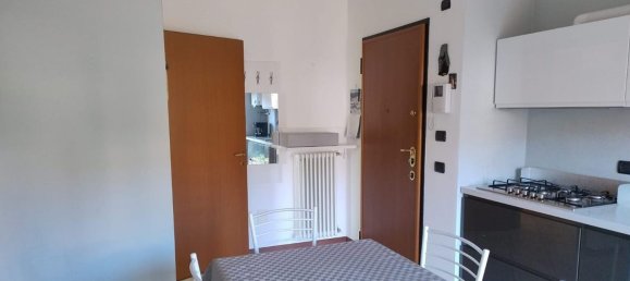 3-salle Appartement à Erba, Italy No. 130459 11