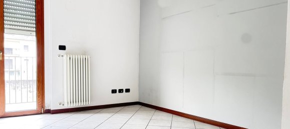 3-salle Appartement à Erba, Italy No. 130459 44