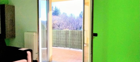 3-salle Appartement à Erba, Italy No. 130459 18