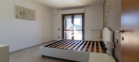 3 Schlafzimmer Wohnung in Pomezia, Italy, Nr. 369332 11