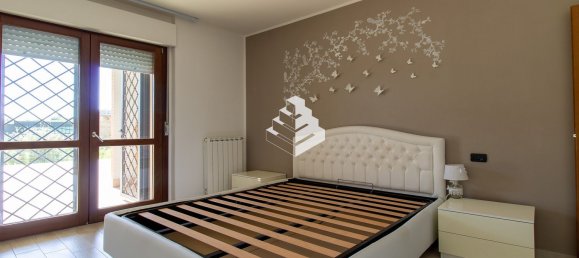 3 Schlafzimmer Wohnung in Pomezia, Italy, Nr. 369332 12