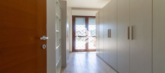 3 Schlafzimmer Wohnung in Pomezia, Italy, Nr. 369332 10