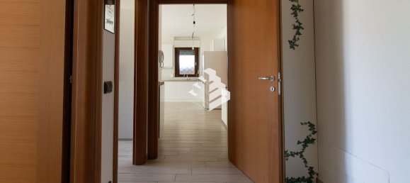 3 Schlafzimmer Wohnung in Pomezia, Italy, Nr. 369332 8