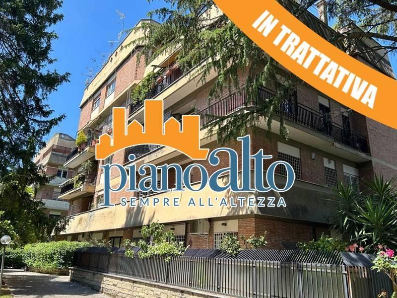 4 rooms Apartment in Rome, Italy No. 18588