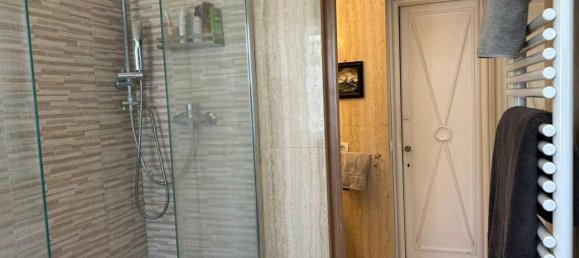 4 rooms Apartment in Rome, Italy No. 18588 28