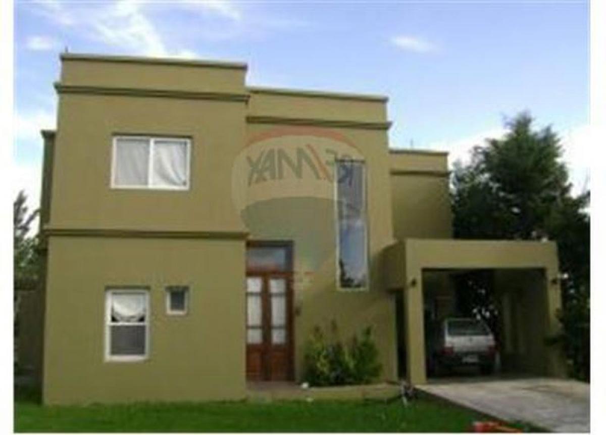 4 bedrooms House in Esteban Echeverria, Argentina No. 21788