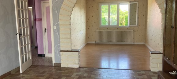 3 bedrooms House in Mesnil-Saint-Loup, France No. 151948 4