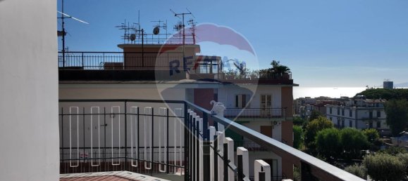 3 rooms Office in Torre del Greco, Italy No. 380127 9