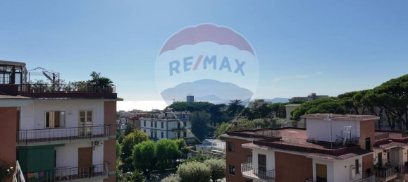 3 rooms Office in Torre del Greco, Italy No. 380127 7