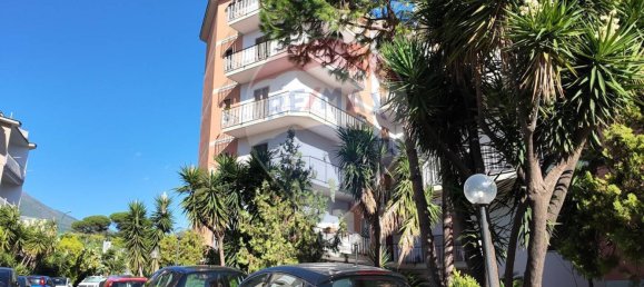3 rooms Office in Torre del Greco, Italy No. 380127 2