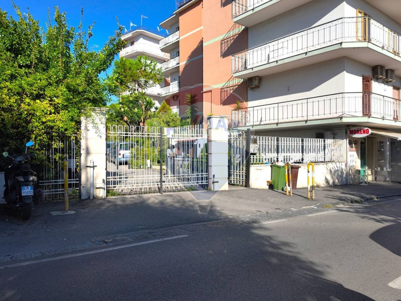 3 rooms Office in Torre del Greco, Italy No. 380127