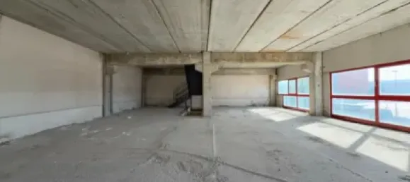 1035m² Warehouse in Guadalajara, Spain No. 169392 2