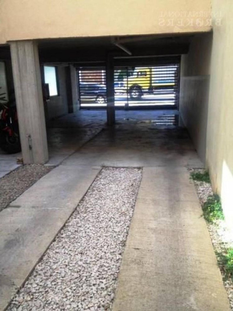 Almacén en Buenos Aires, Argentina No. 108208