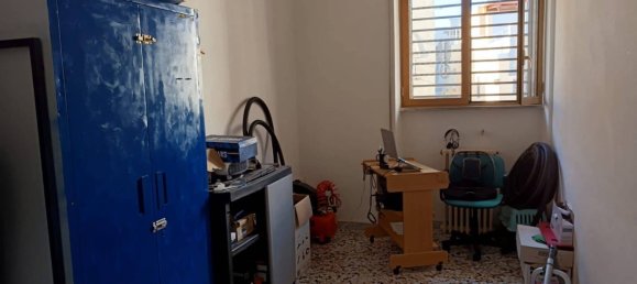 Квартира с 3 спальнями в Бари, Италия № 31271 3