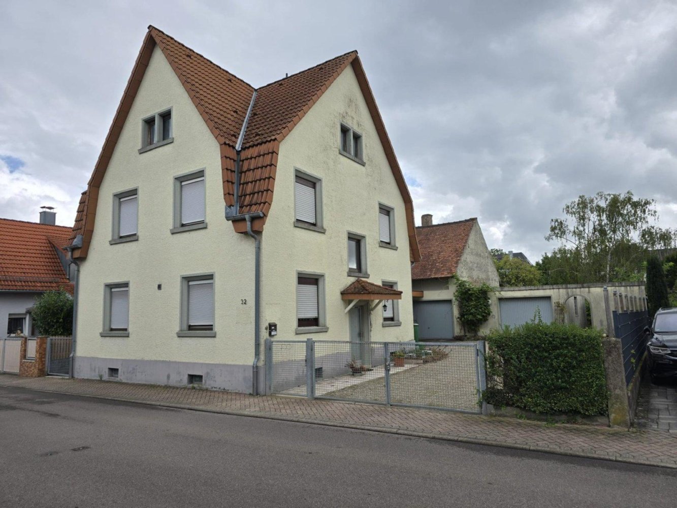 Propiedad comercial de 5 habitaciónes en Rastatt, Germany No. 324062