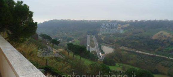 Apartamento de 6 habitaciónes en Silvi, Italy No. 94916 103