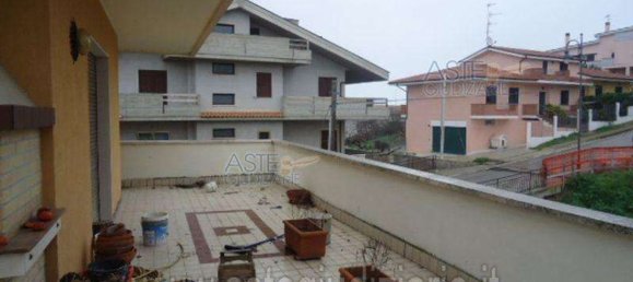 Apartamento de 6 habitaciónes en Silvi, Italy No. 94916 111