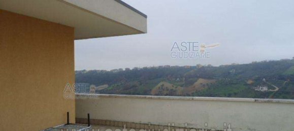 Apartamento de 6 habitaciónes en Silvi, Italy No. 94916 114