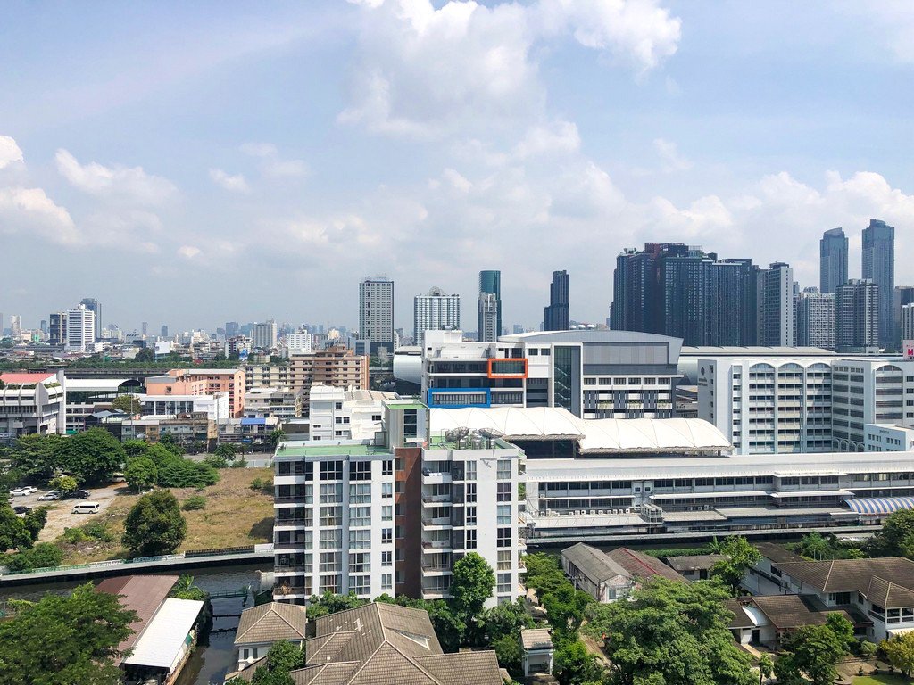 3 bedrooms Condo in Bangkok, Thailand No. 6638