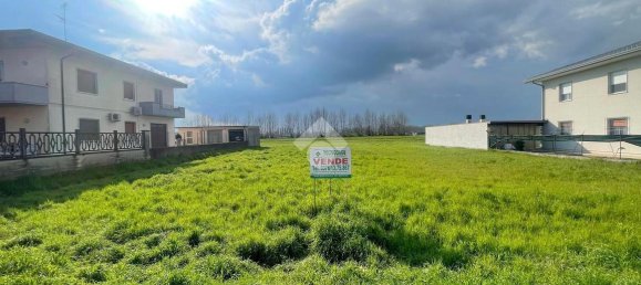 975m² Land in Goito, Italy No. 9171 16