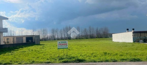 975m² Land in Goito, Italy No. 9171 12