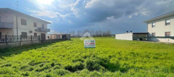 975m² Land in Goito, Italy No. 9171 5