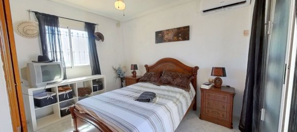 4 bedrooms Villa in La Zenia, Spain No. 9792 2