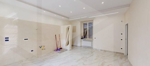 3 rooms Apartment in Arzano, Italy No. 24684 3