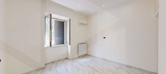 3 rooms Apartment in Arzano, Italy No. 24684 17