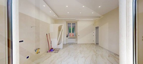 3 rooms Apartment in Arzano, Italy No. 24684 5