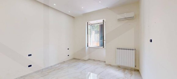 3 rooms Apartment in Arzano, Italy No. 24684 15