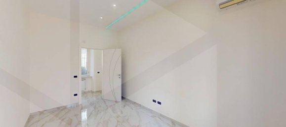 3 rooms Apartment in Arzano, Italy No. 24684 12