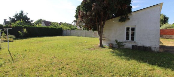 404m² Land in Le Coudray, France No. 94775 2