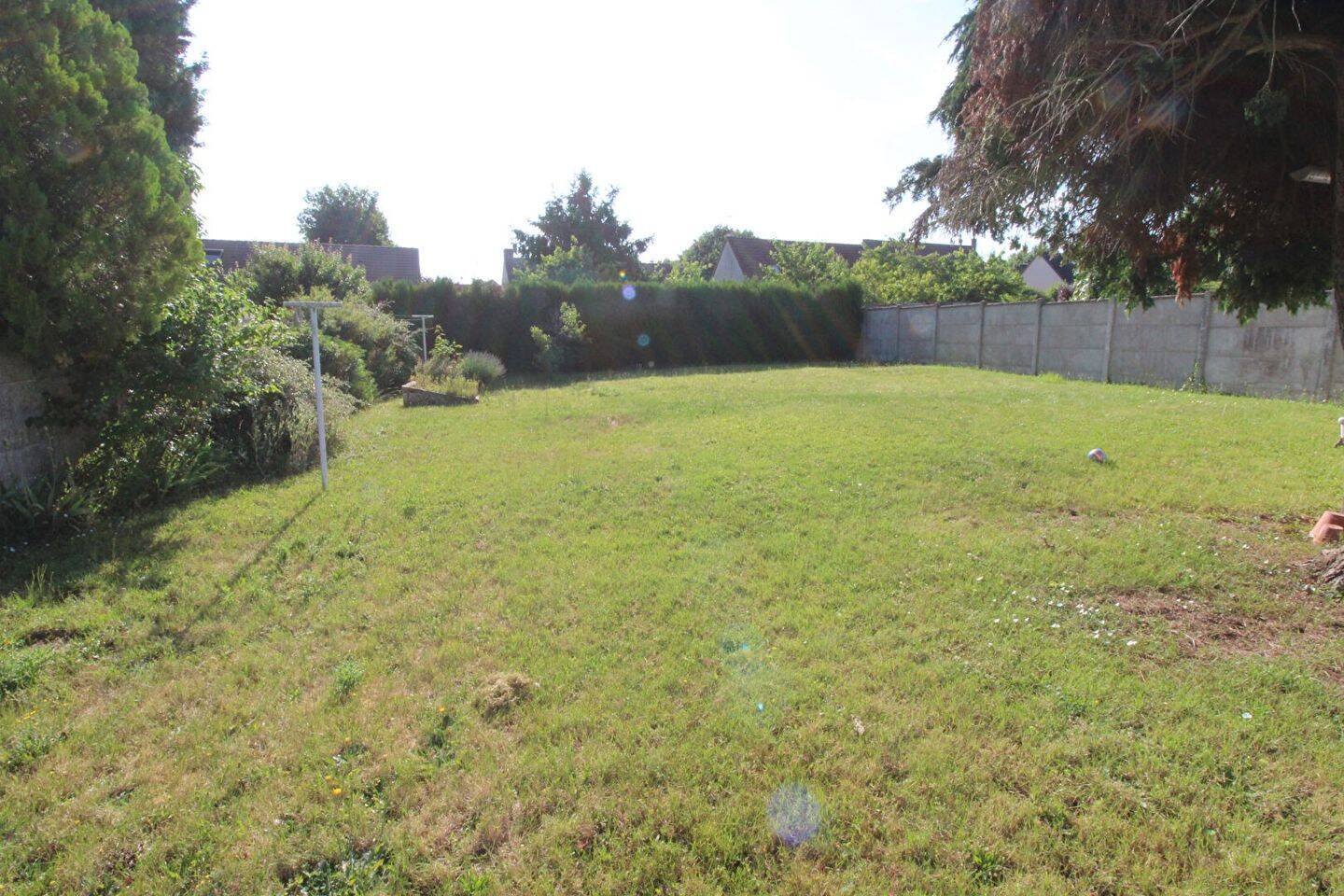 404m² Land in Le Coudray, France No. 94775