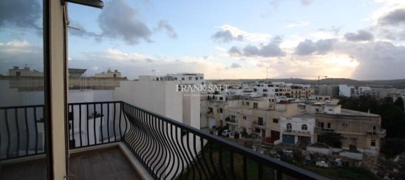3 bedrooms Penthouse in Naxxar, Malta No. 9393 10