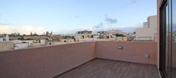 3 bedrooms Penthouse in Naxxar, Malta No. 9393 4