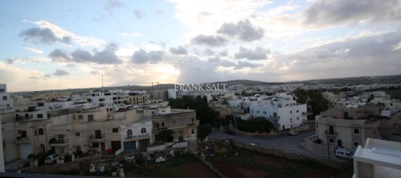 3 bedrooms Penthouse in Naxxar, Malta No. 9393 11