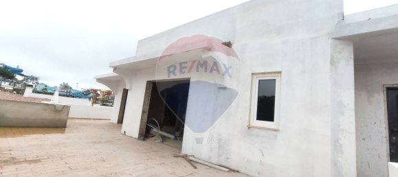 Casa de 3 dormitorios en Quarteira, Portugal No. 160488 2