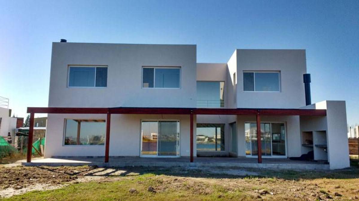 4 bedrooms House in Tigre, Argentina No. 11394