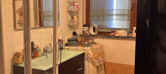 2 rooms Apartment in Tavazzano con Villavesco, Italy No. 286359 9